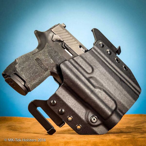 Sig P320 with Streamlight TLR1 HL OWB Holster