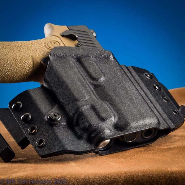 Sig P320 Compact or Carry with Streamlight TLR 7A or 8A OWB Holster